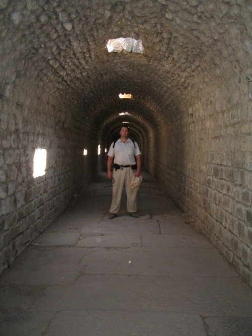 Подземная галлерея храма Асклепия. Похоже хдесь была водолечебница при храме.