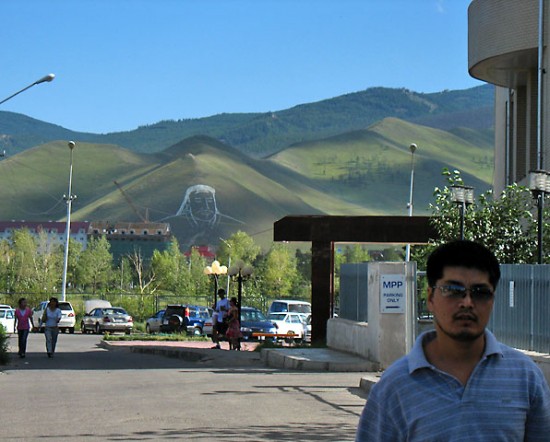 Улан-Батор. Образ Чингисхана для монгола священен