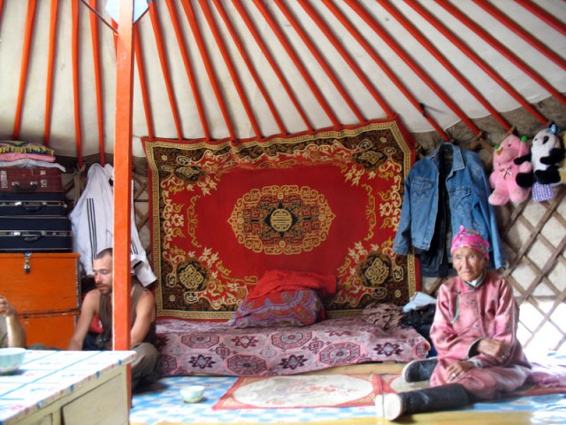 Монголия: юрта