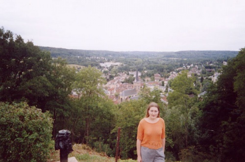 Вид на Шевроз с холма, на котором стоит Мадлен