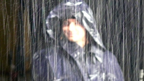 Все это время шел дождь. А мы не сдавались. Нельзя. Все это время шел дождь. А мы не сдавались. Нельзя.