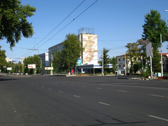 Улицы Ташкента днем