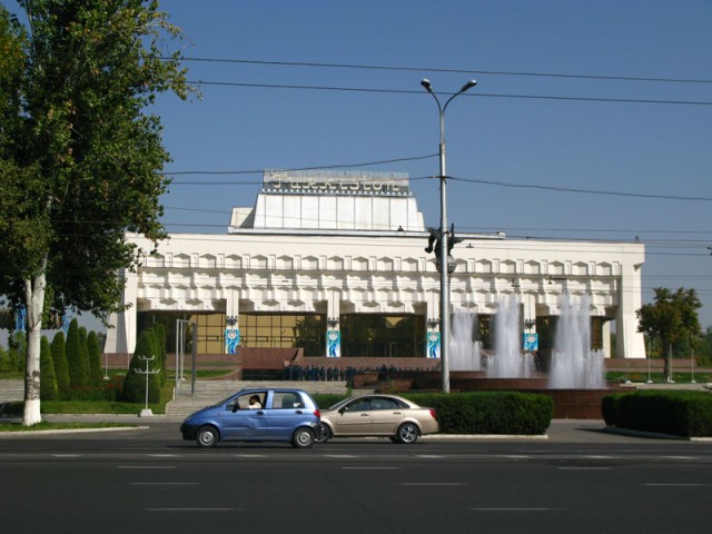 Улицы Ташкента днем