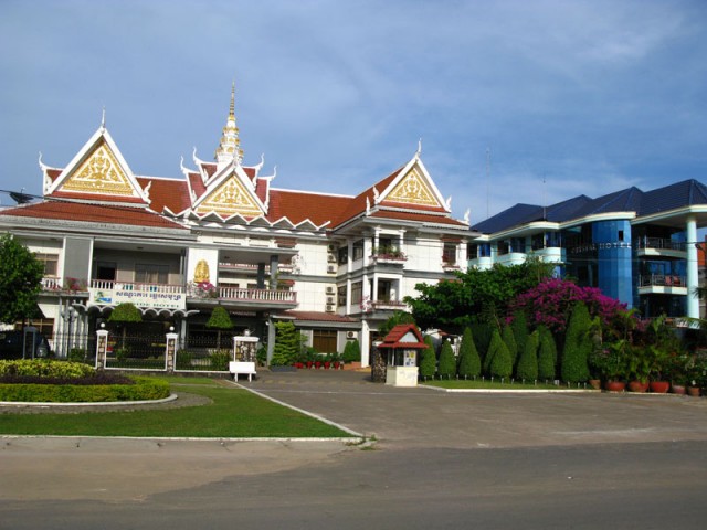 Отельчик в современном кхмерском стиле...