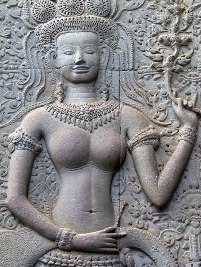 Зубастая апсара. Ангкор Ват