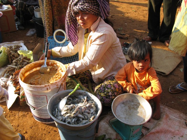 Рынок в Банлунге, провинция Ратанакири, Камбоджа