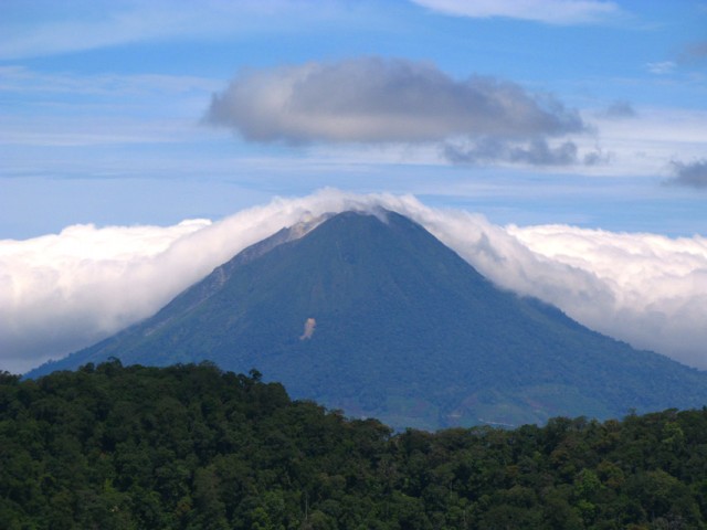 Вулкан Синабунг