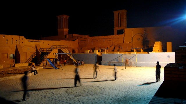 .. .. ! ---... --!..