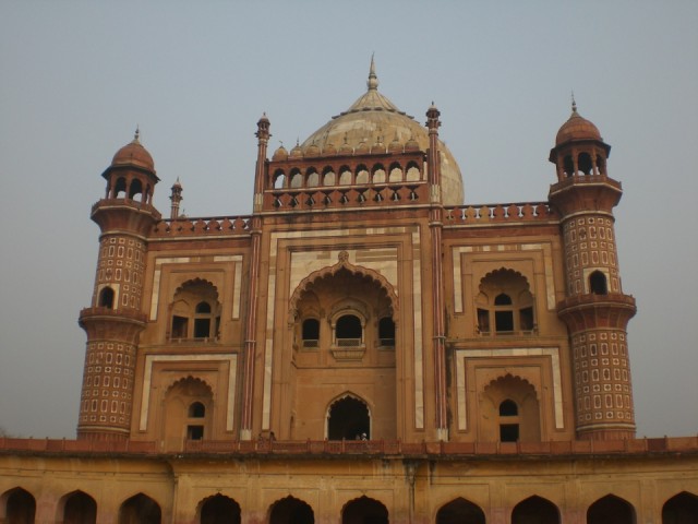 Safdarjungs Tomb