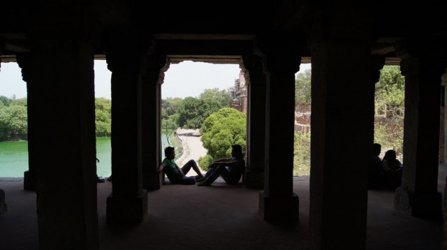 в крытых галереях в крытых галереях