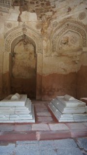 В гробнице Фероз-Шаха - 3 В гробнице Фероз-Шаха - 3