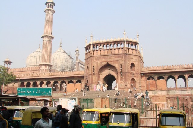 выход к ресторану Karim выход к ресторану Karim