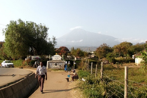 Вид на гору Меру Вид на гору Меру