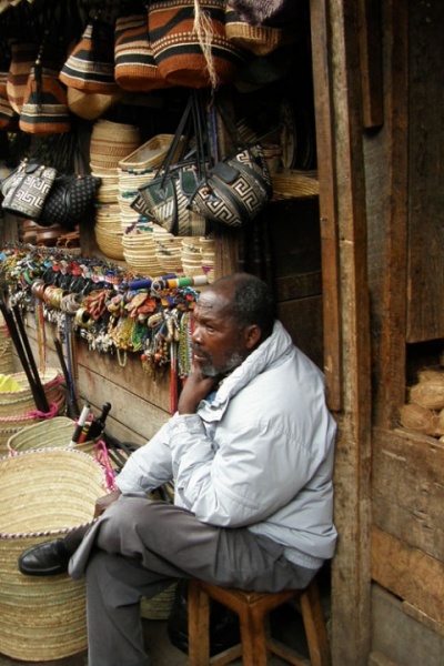 Сувениры лучше покупать на рынке Сувениры лучше покупать на рынке