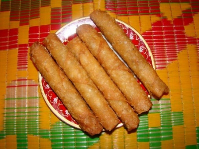 Это мясо завернутое в трубочку. Очень острое Это мясо завернутое в трубочку. Очень острое