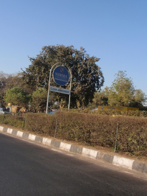     .  ,  : Clean Ahmedabad.    )