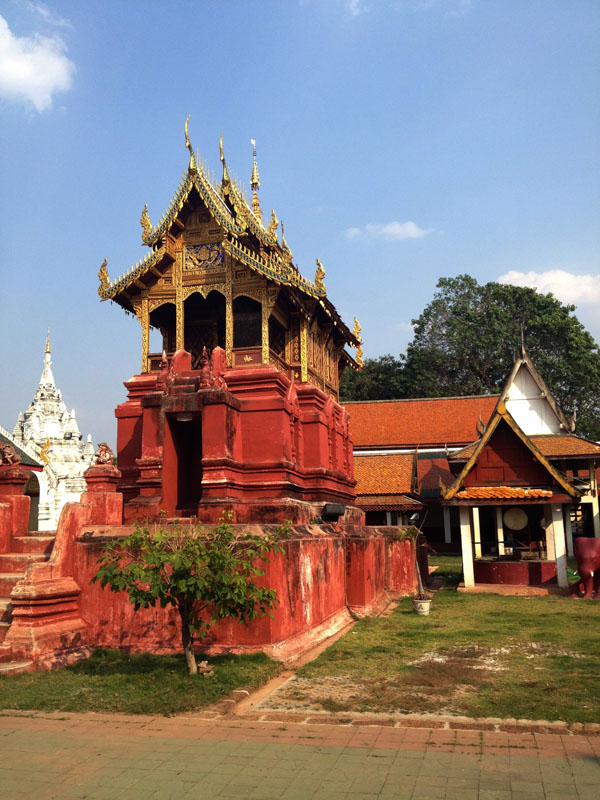 Территория храма