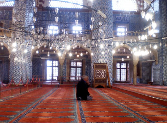 В Мечети Рустем-Паша