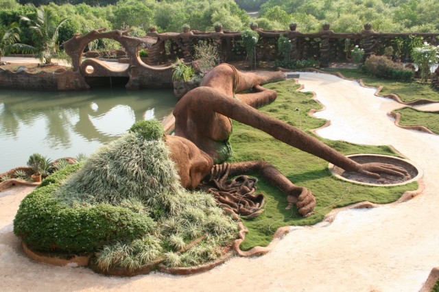 Скульптура из Гауди-хауса