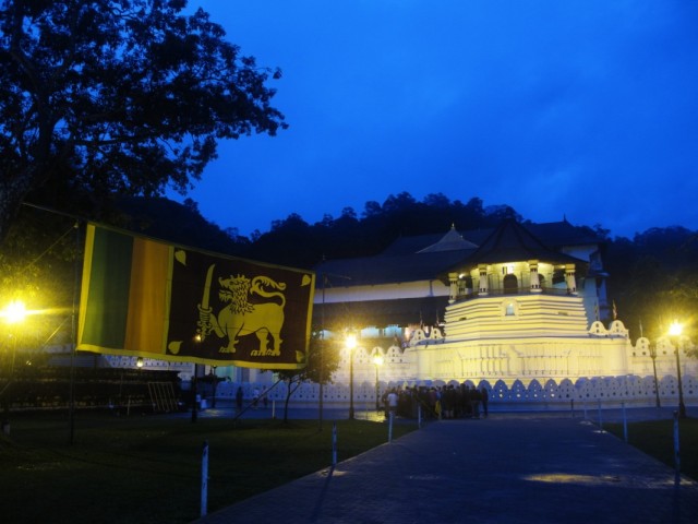 храм Зуба Будды