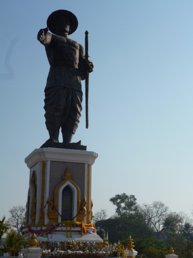 Chao Anouvong Statue