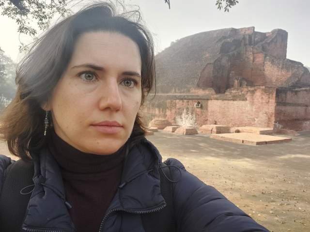 �������