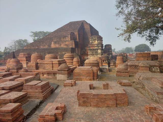 �������