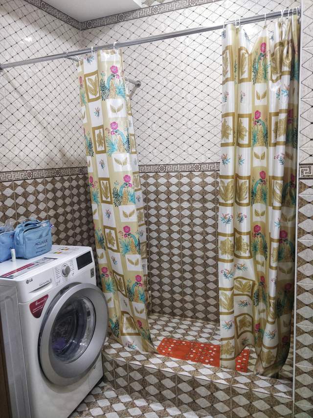 / ,  -  indian style