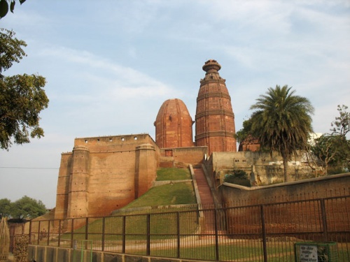  -.   300      ,      .