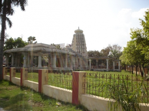 Храм Сарасвати в Санскритском Университете