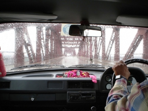 Дорога в Рамнагар по мосту через реку