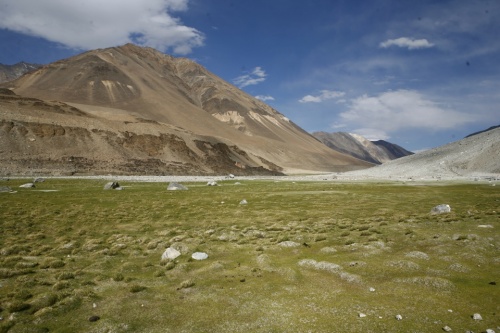 долина близ озера долина близ озера