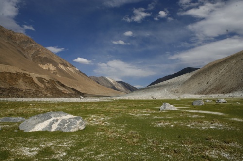 долина близ озера долина близ озера