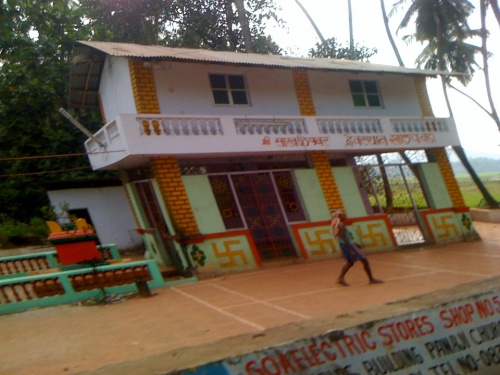 Цель трипа - узнать как живут люди. Одна из целей. Это будет топик внутри топика. Анносирую. Цель трипа - узнать как живут люди. Одна из целей. Это будет топик внутри топика. Анносирую.