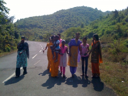 Идут на свадьбу пешком Идут на свадьбу пешком