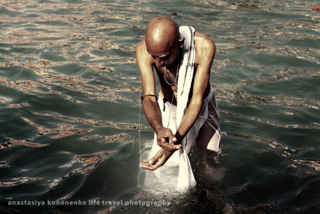   "Old Man And The Ganges" India. Haridwar. 04.2010