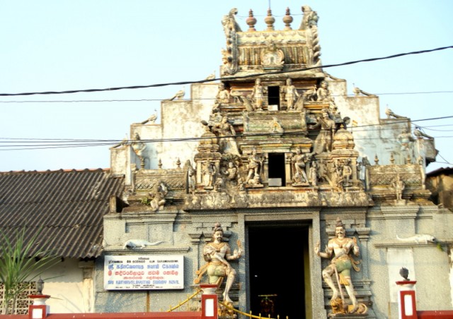 Поблекший индуистский храм