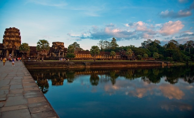 Ангкор - вид на центральный вход