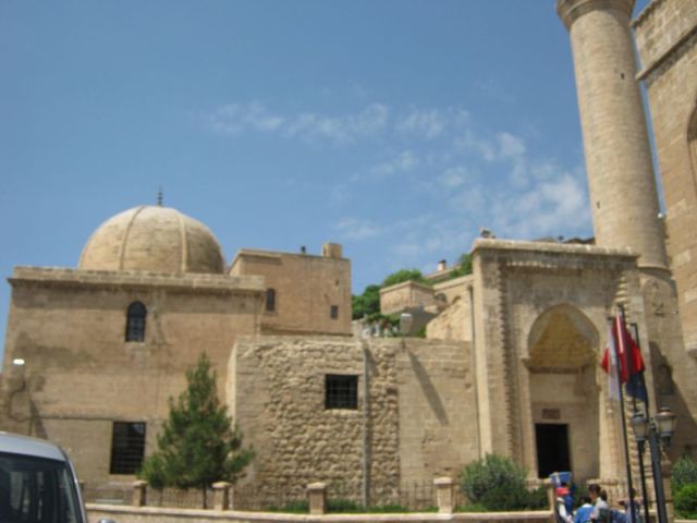 Melik Mahmut Camii (1362)