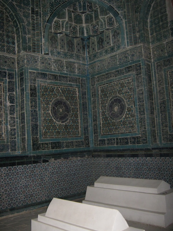   .               1372 .