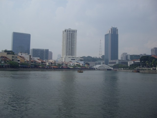 Вид на улочку с ресторанчиками Вид на улочку с ресторанчиками