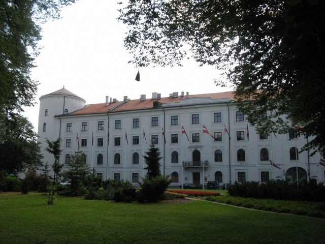 Правительство тоже рядом... Правительство тоже рядом...