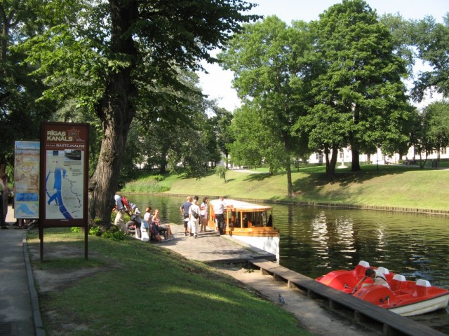 Прогулочный катерок... Прогулочный катерок...