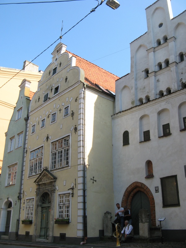 "Три Брата". Мужики, а где третий? "Три Брата". Мужики, а где третий?