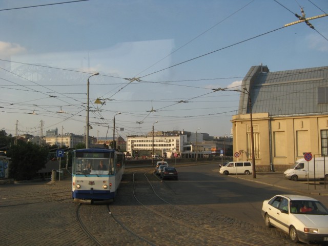 Удаляющийся автовокзал... Удаляющийся автовокзал...