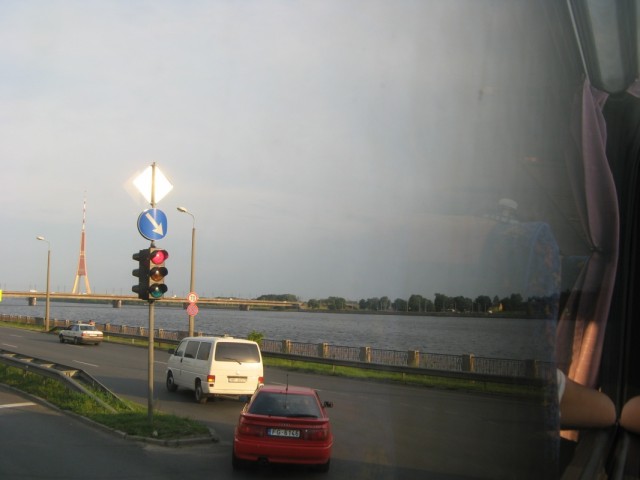 Телебашня - слева Телебашня - слева