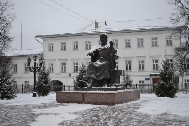 памятник Ю.Долгорукому памятник Ю.Долгорукому