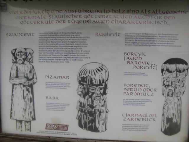 Плакат о Древних Богах у входа