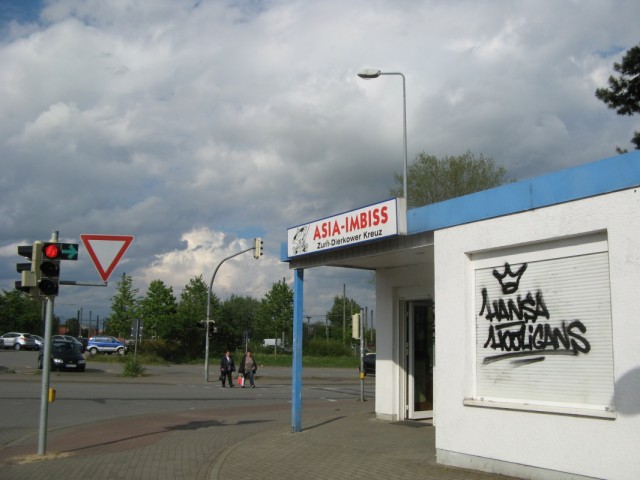   !))) ,     ,       ...