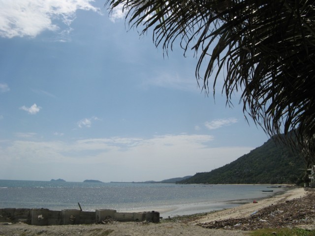 Пляж Хаад Рин Наи - Закатный. Вдалеке островки Ко Тае Нок и Ко Тае Наи. Там - Тхонгсала